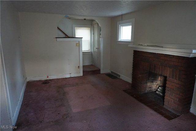 881 Stoner Street, Akron, OH 44320