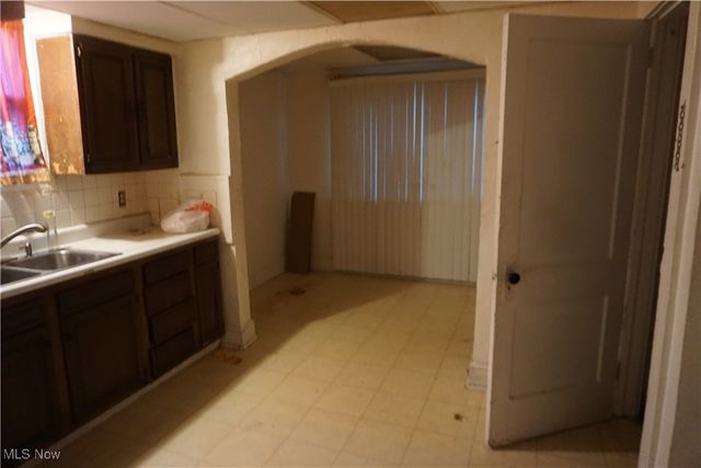 881 Stoner Street, Akron, OH 44320