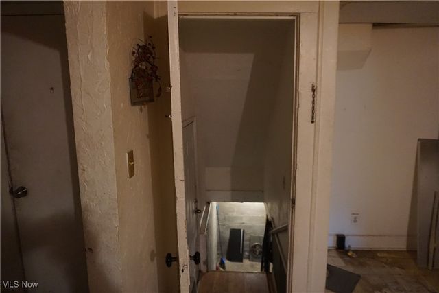 881 Stoner Street, Akron, OH 44320