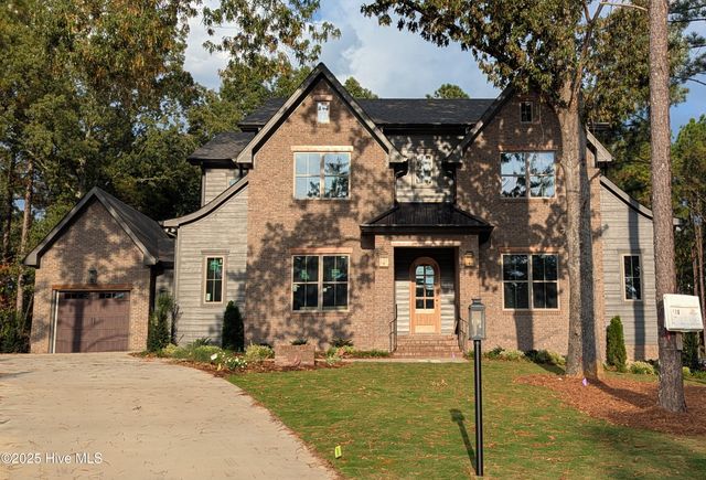 310 Sloan Lane, Pinehurst, NC 28374