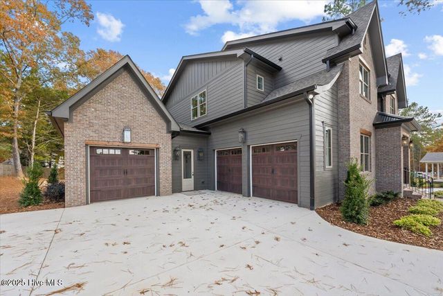 310 Sloan Lane, Pinehurst, NC 28374