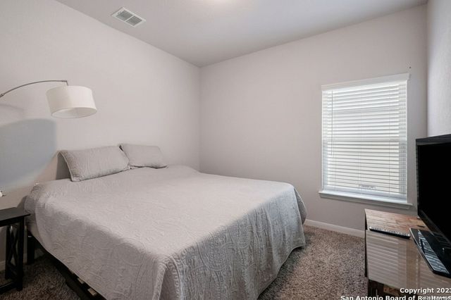 8909 Elizabeth Park, Converse, TX 78109