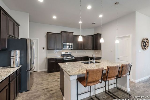 8909 Elizabeth Park, Converse, TX 78109