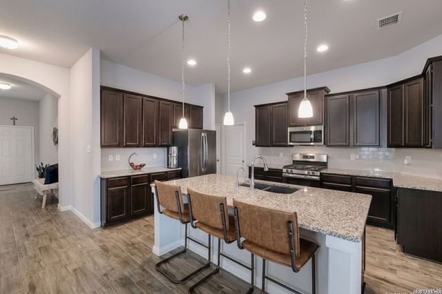 8909 Elizabeth Park, Converse, TX 78109