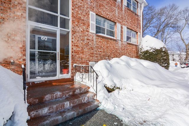 60 Edgelawn 1, North Andover, MA 01845