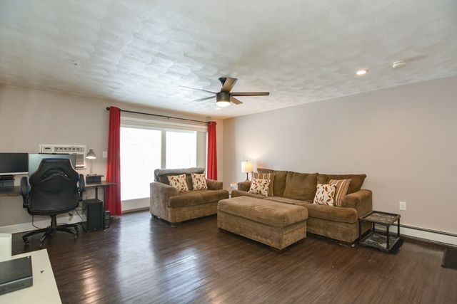 60 Edgelawn 1, North Andover, MA 01845