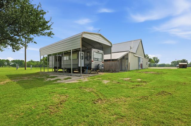465 Emberson Ranch Road, Pilot Point, TX 76258