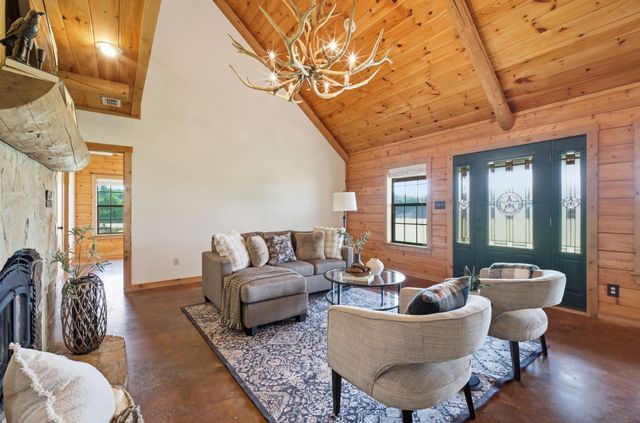 465 Emberson Ranch Road, Pilot Point, TX 76258