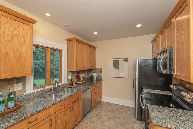 1078 Ferdon Road, Ann Arbor, MI 48104