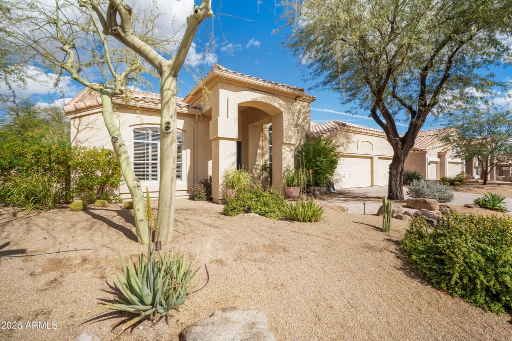 Image 1 of property listing at 6382 W LINDA Lane, Chandler, AZ 85226