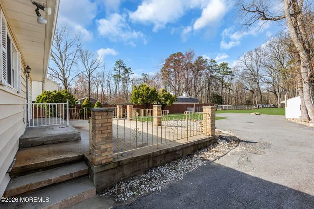 73 Maxim Road, Howell, NJ 07731