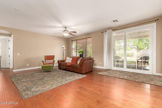 342 E SEVEN SEAS Drive, Casa Grande, AZ 85122