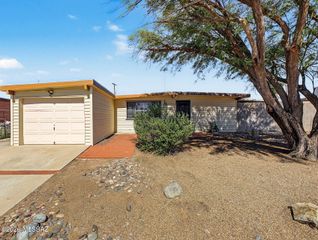 6617 E Nelson Drive, Tucson, AZ 85730