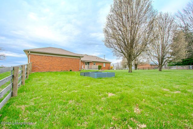 1001 Navajo Dr, Bardstown, KY 40004