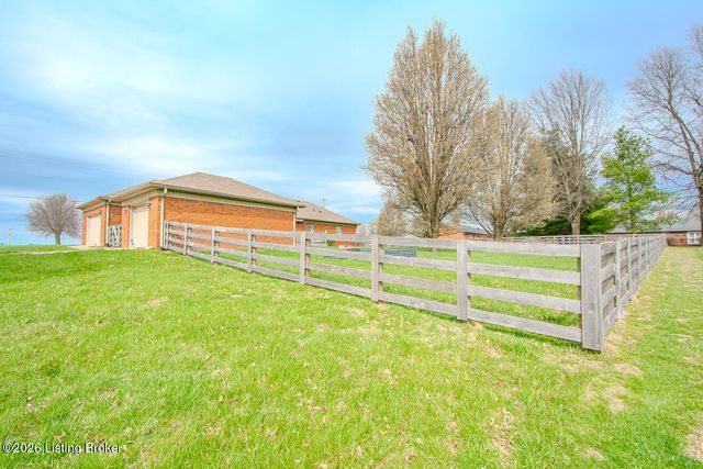 1001 Navajo Dr, Bardstown, KY 40004