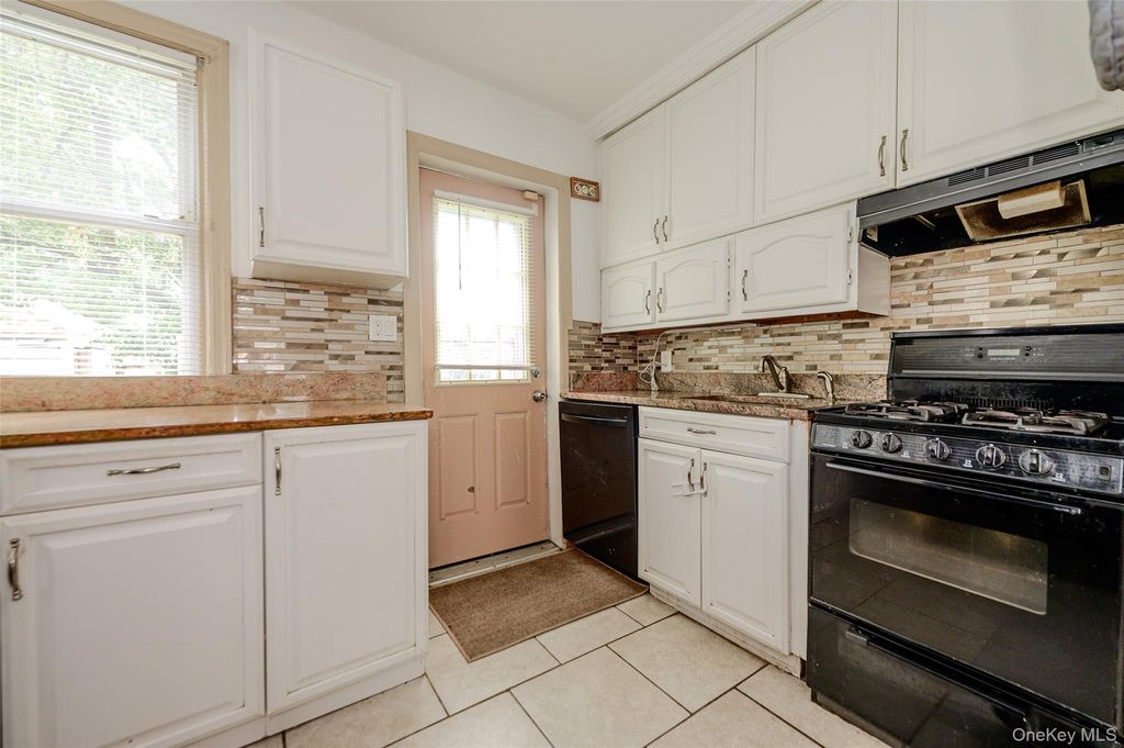 596 Irving Street, Westbury, NY 11590 — photo 4