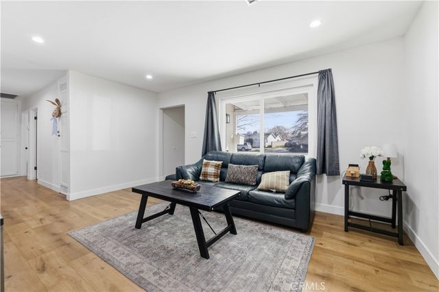 44335 Glenraven, Lancaster, CA 93535