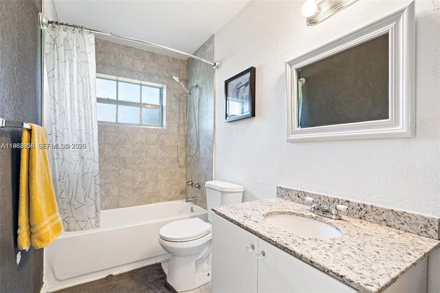 20615 NW 28th Ave, Miami Gardens, FL 33056