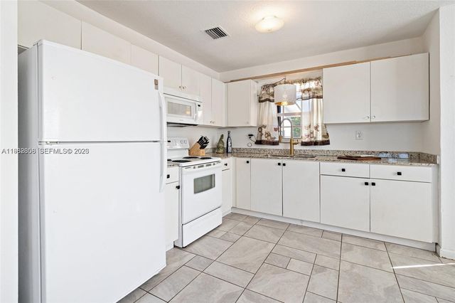 20615 NW 28th Ave, Miami Gardens, FL 33056