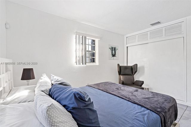 20615 NW 28th Ave, Miami Gardens, FL 33056