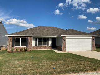 1801 S 14th Street, Broken Arrow, OK 74012