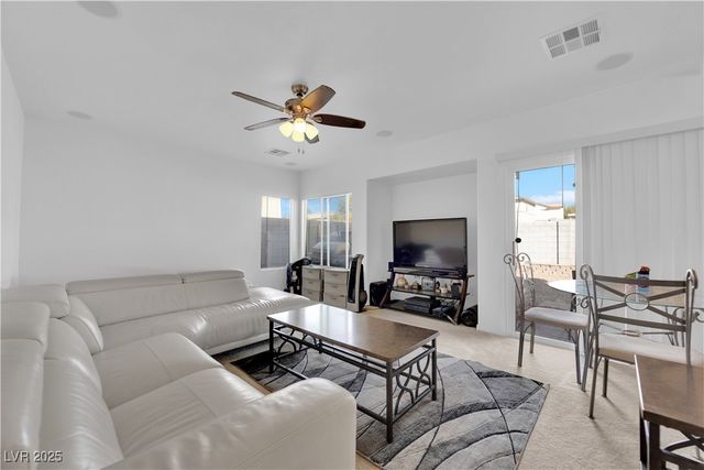 10568 Salmon Leap Street, Las Vegas, NV 89183