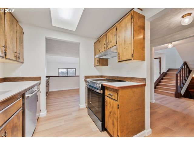 1205 HOLLY St, Kelso, WA 98626