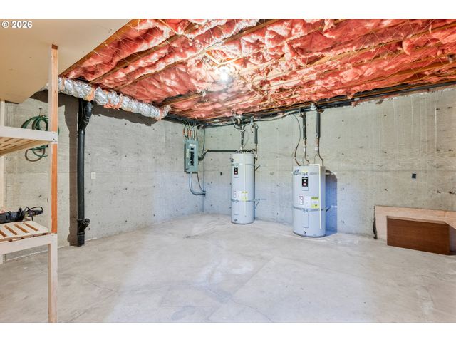 1205 HOLLY St, Kelso, WA 98626