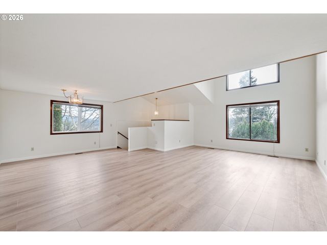 1205 HOLLY St, Kelso, WA 98626