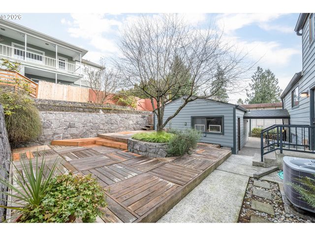 1205 HOLLY St, Kelso, WA 98626