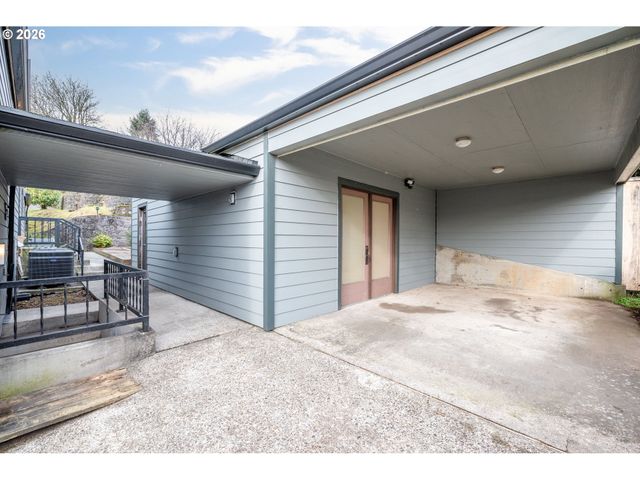 1205 HOLLY St, Kelso, WA 98626