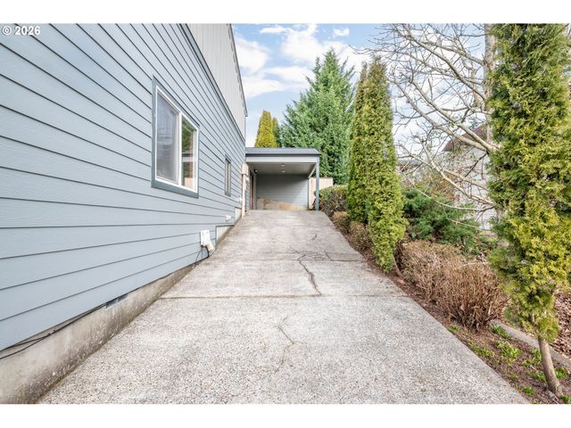 1205 HOLLY St, Kelso, WA 98626