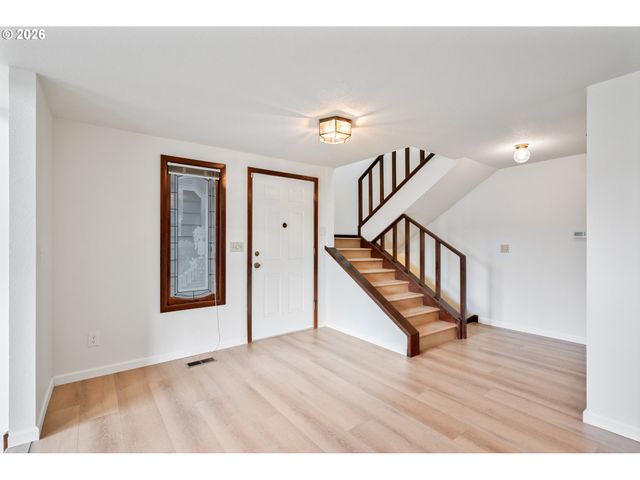 1205 HOLLY St, Kelso, WA 98626