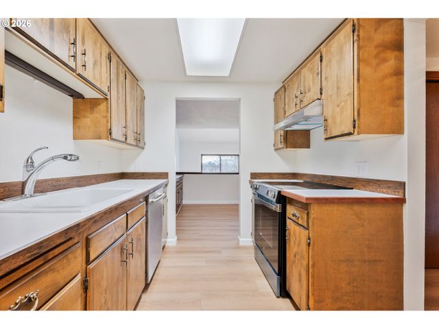 1205 HOLLY St, Kelso, WA 98626