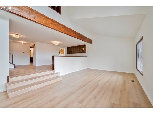 1205 HOLLY St, Kelso, WA 98626