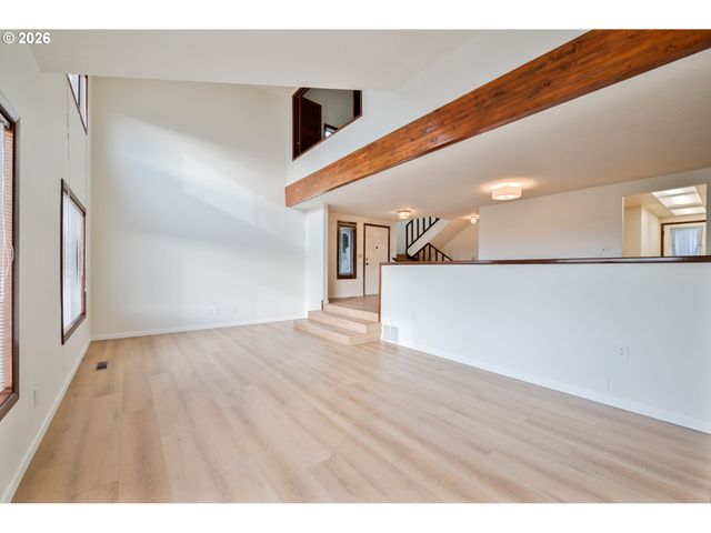 1205 HOLLY St, Kelso, WA 98626