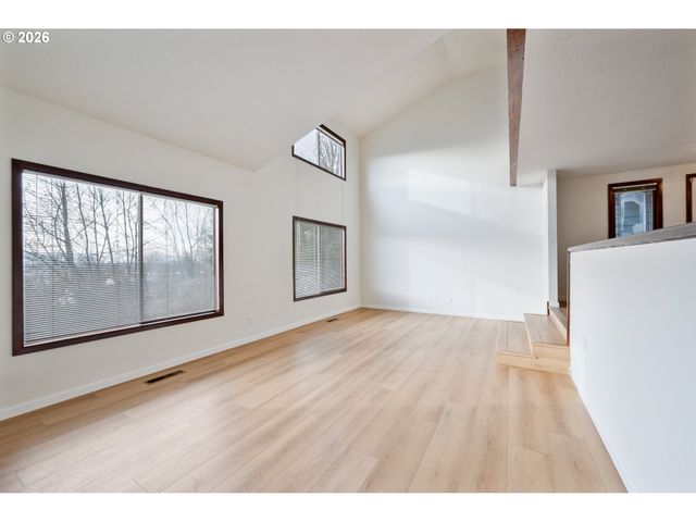 1205 HOLLY St, Kelso, WA 98626