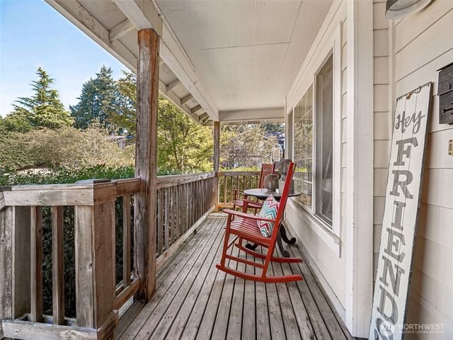 16328 37th Street Ct E, Lake Tapps, WA 98391