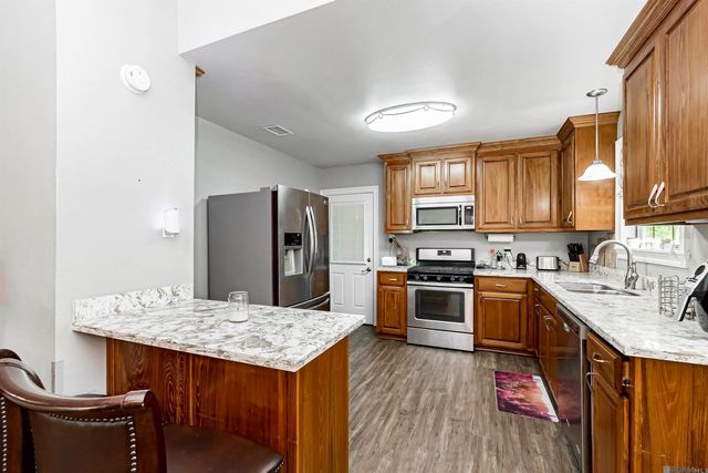 731 Castlewood St, Denham Springs, LA 70726