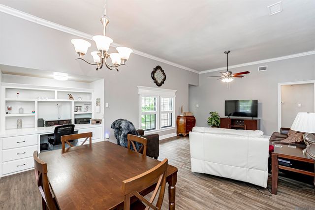 731 Castlewood St, Denham Springs, LA 70726