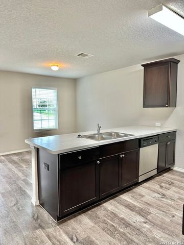 127 Expedition Way, San Antonio, TX 78220