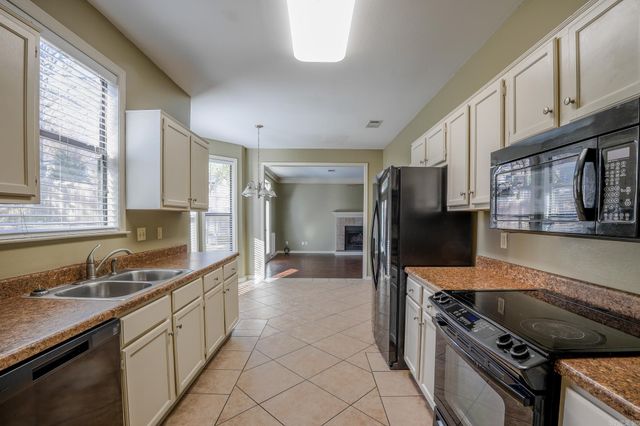 8 Wagon Wheel Court, Little Rock, AR 72211