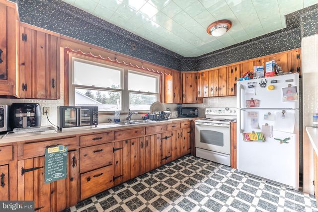 5706 ROUTE 873, Schnecksville, PA 18078