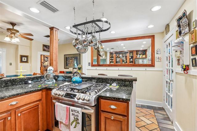 204 W THOMAS STREET, Tampa, FL 33604