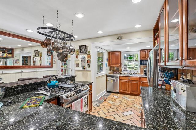 204 W THOMAS STREET, Tampa, FL 33604