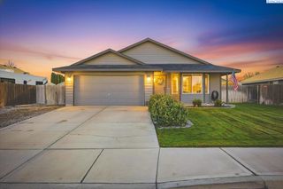 6608 Robinson Dr, Pasco, WA 99301