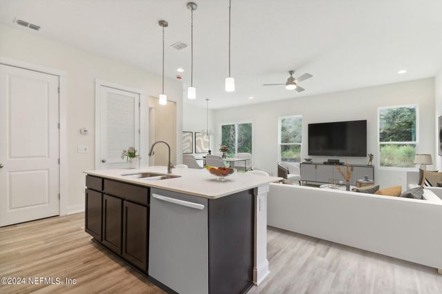 7864 DRIGGERS Street, Jacksonville, FL 32220