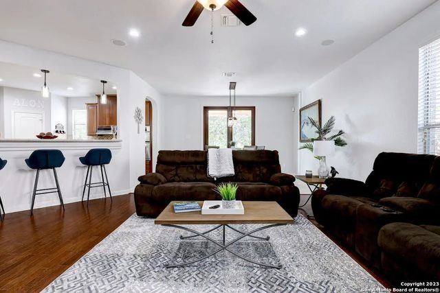 2911 Zurich, San Antonio, TX 78230