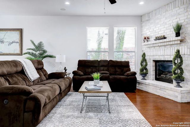 2911 Zurich, San Antonio, TX 78230
