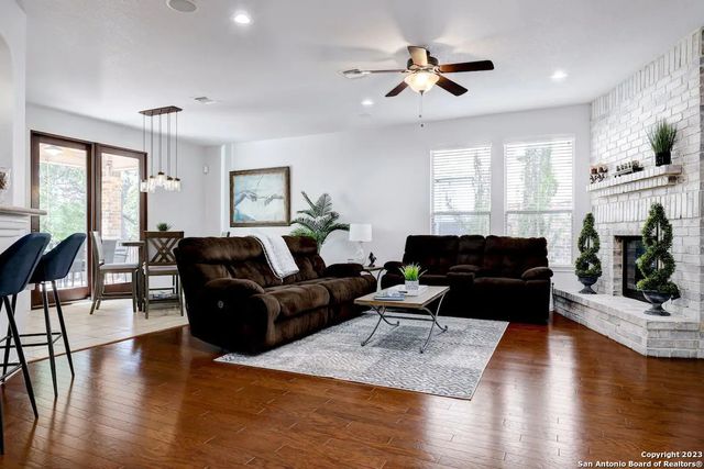 2911 Zurich, San Antonio, TX 78230